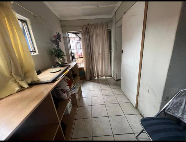 6 BEDROOM HOUSE FOR SALE IN PRETORIA WEST